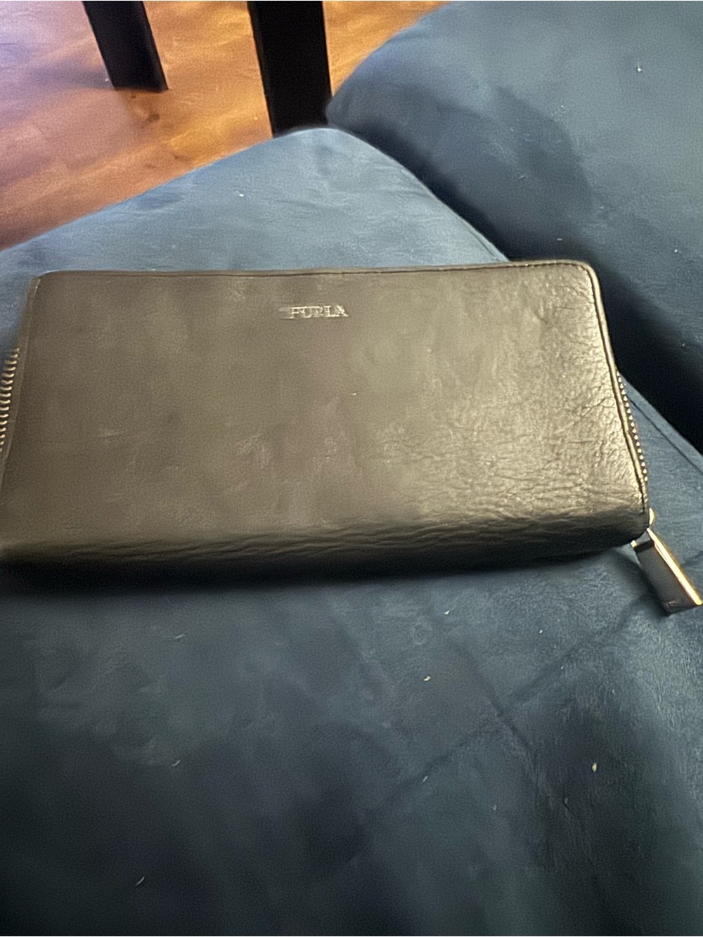 Furla Continental Zip Wallet EUC - Picture 7 of 7